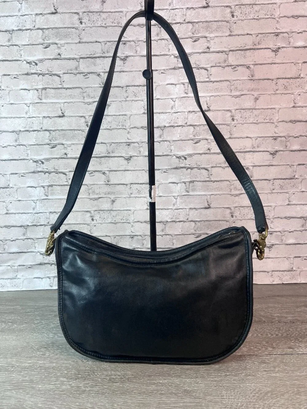 Vintage Coach Swinger Large 4040 Shoulder Bag Black